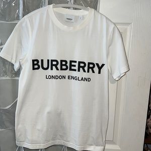 Burberry authentic white t-shirt size small
